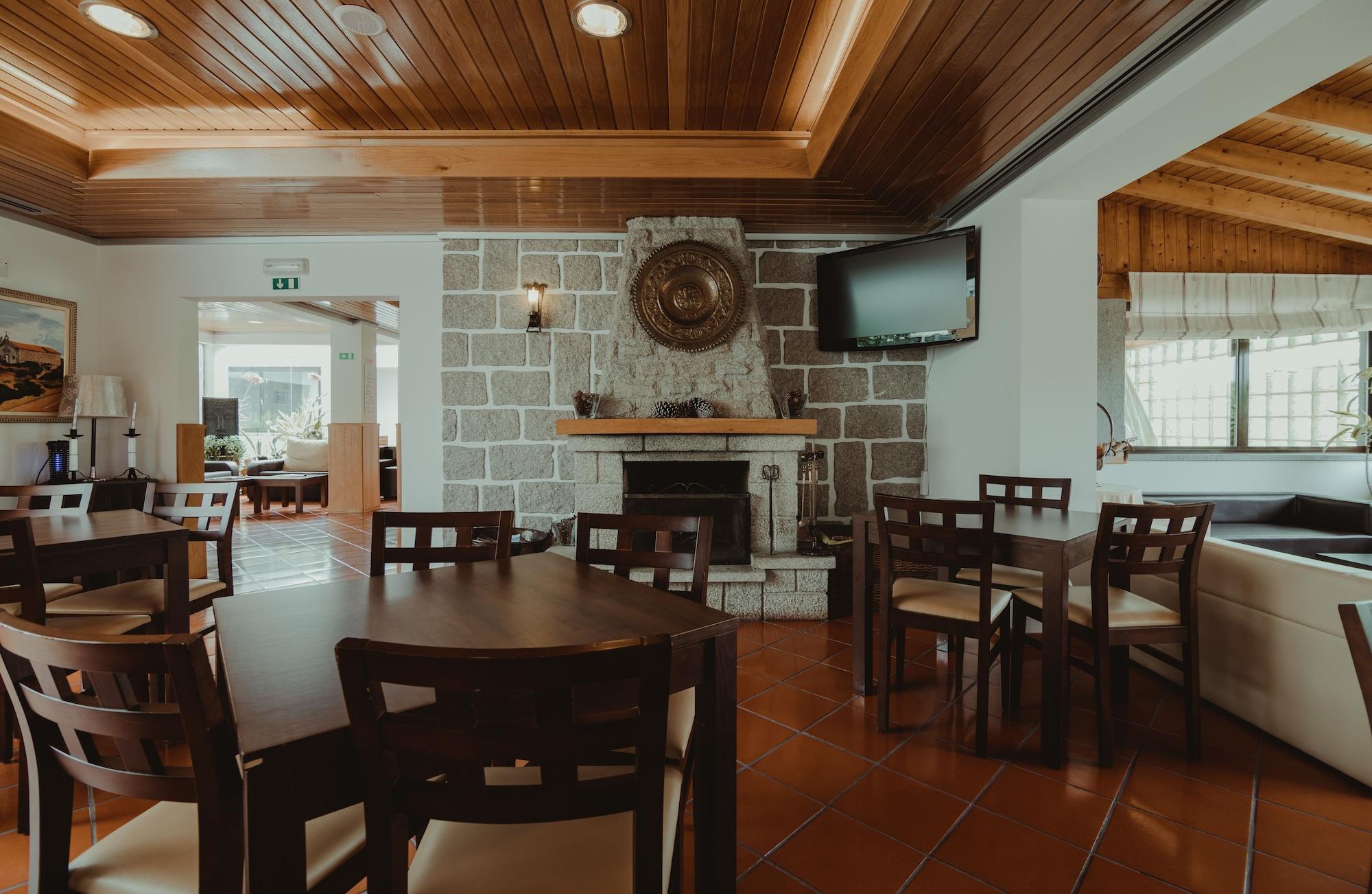 Bar/Salón Albergaria Senhora do Espinheiro