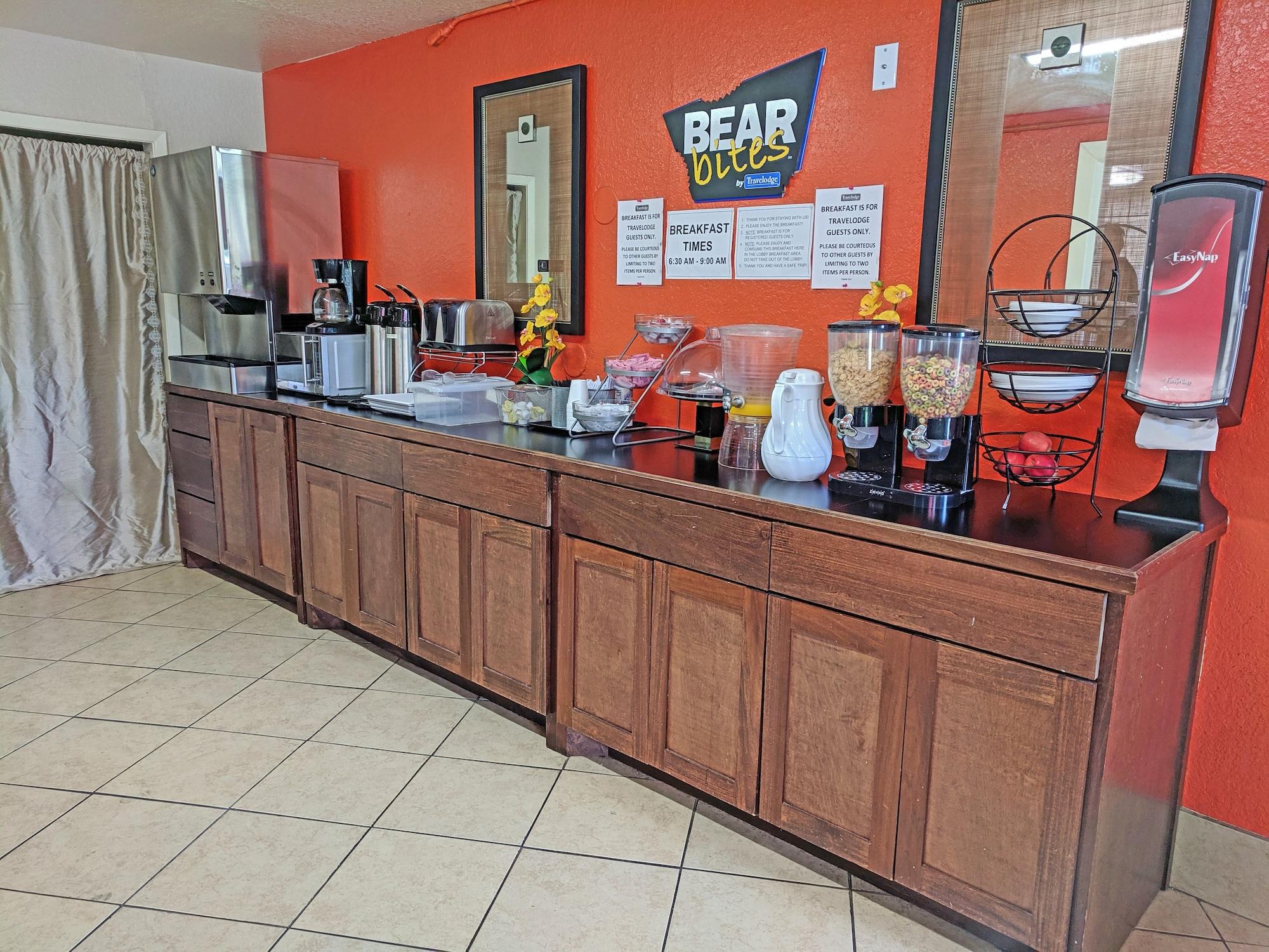 Restaurant Travelodge by Wyndham Houston Hobby Airport