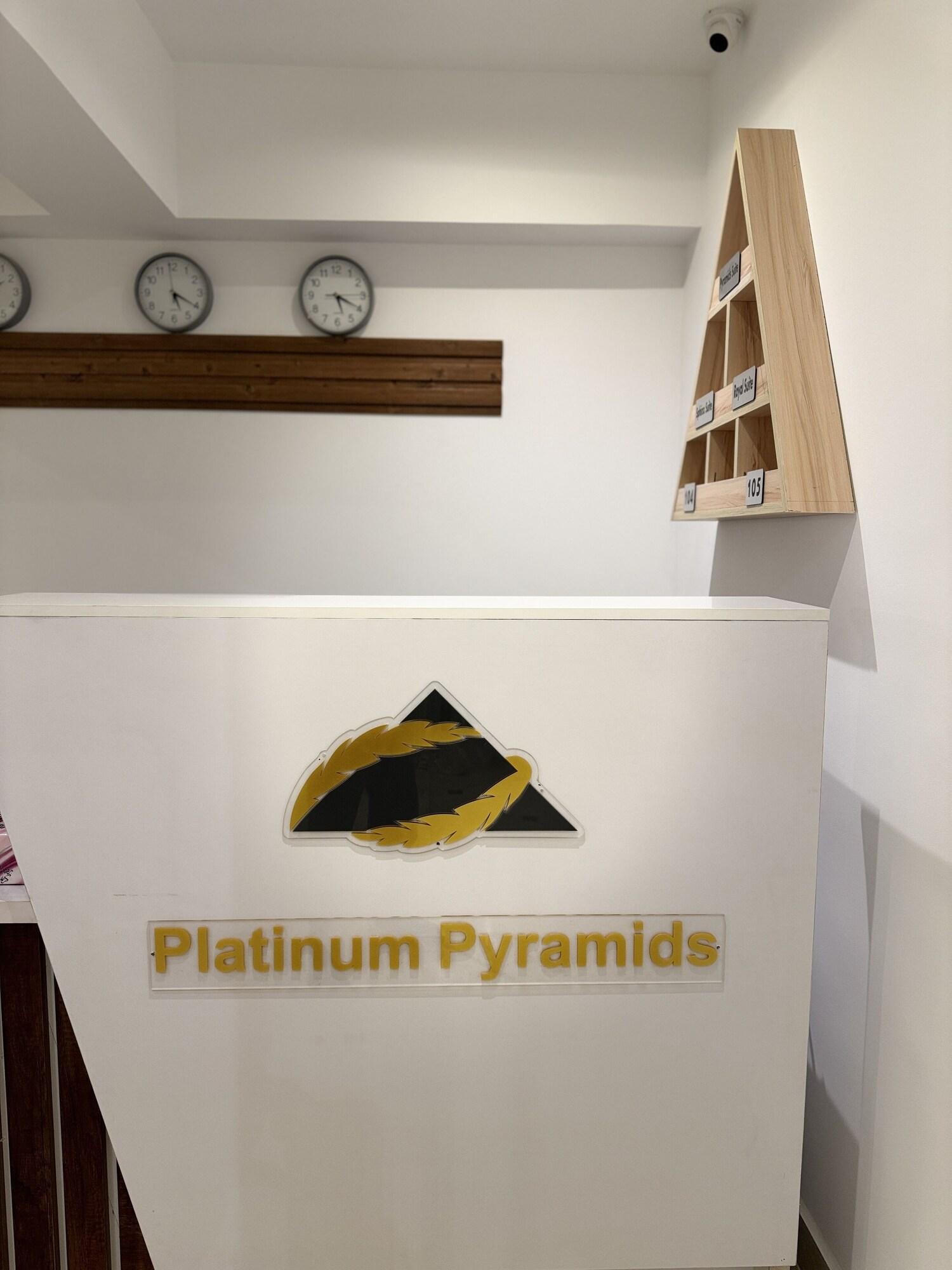Vista Exterior Platinum Pyramids Inn