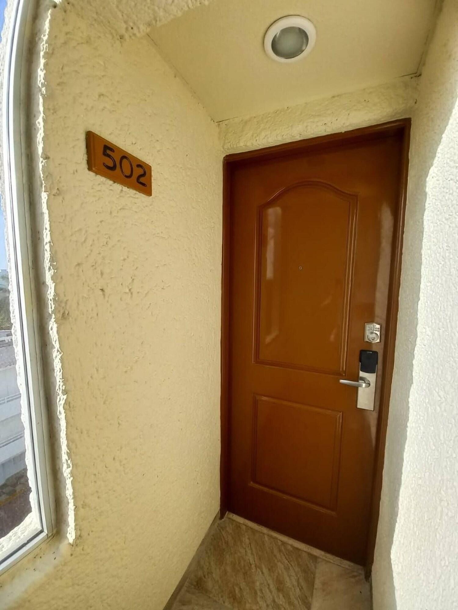 Vista Exterior Room in Guest Room - Studio 502 Inside Cancun Resort