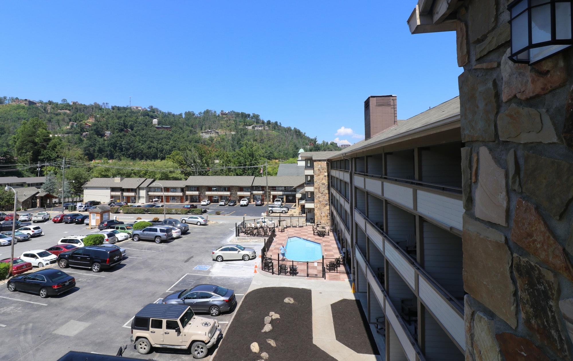 Varios Howard Johnson by Wyndham Downtown Gatlinburg
