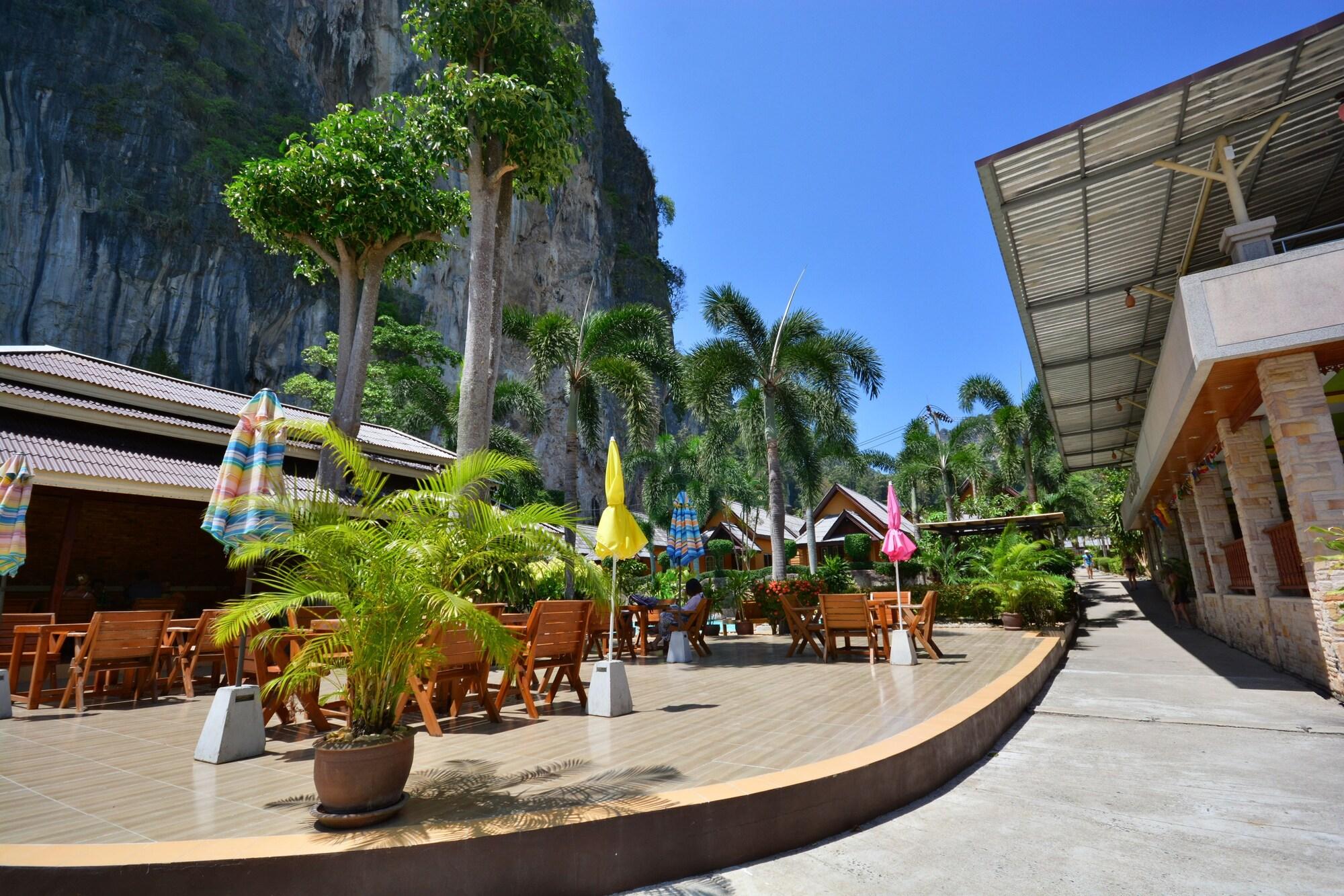Vista Lobby Diamond Cave Resort
