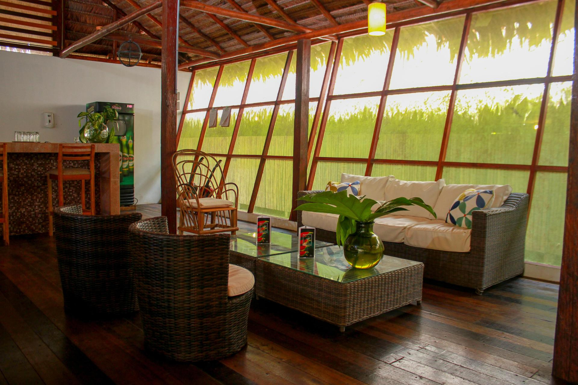 Bar/Salón Heliconia Amazon River Lodge
