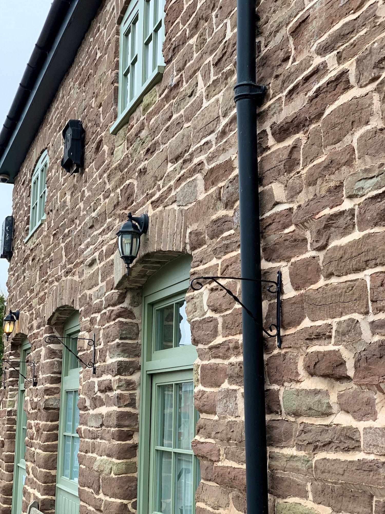 Vista Exterior England's Gate and Coachhouse