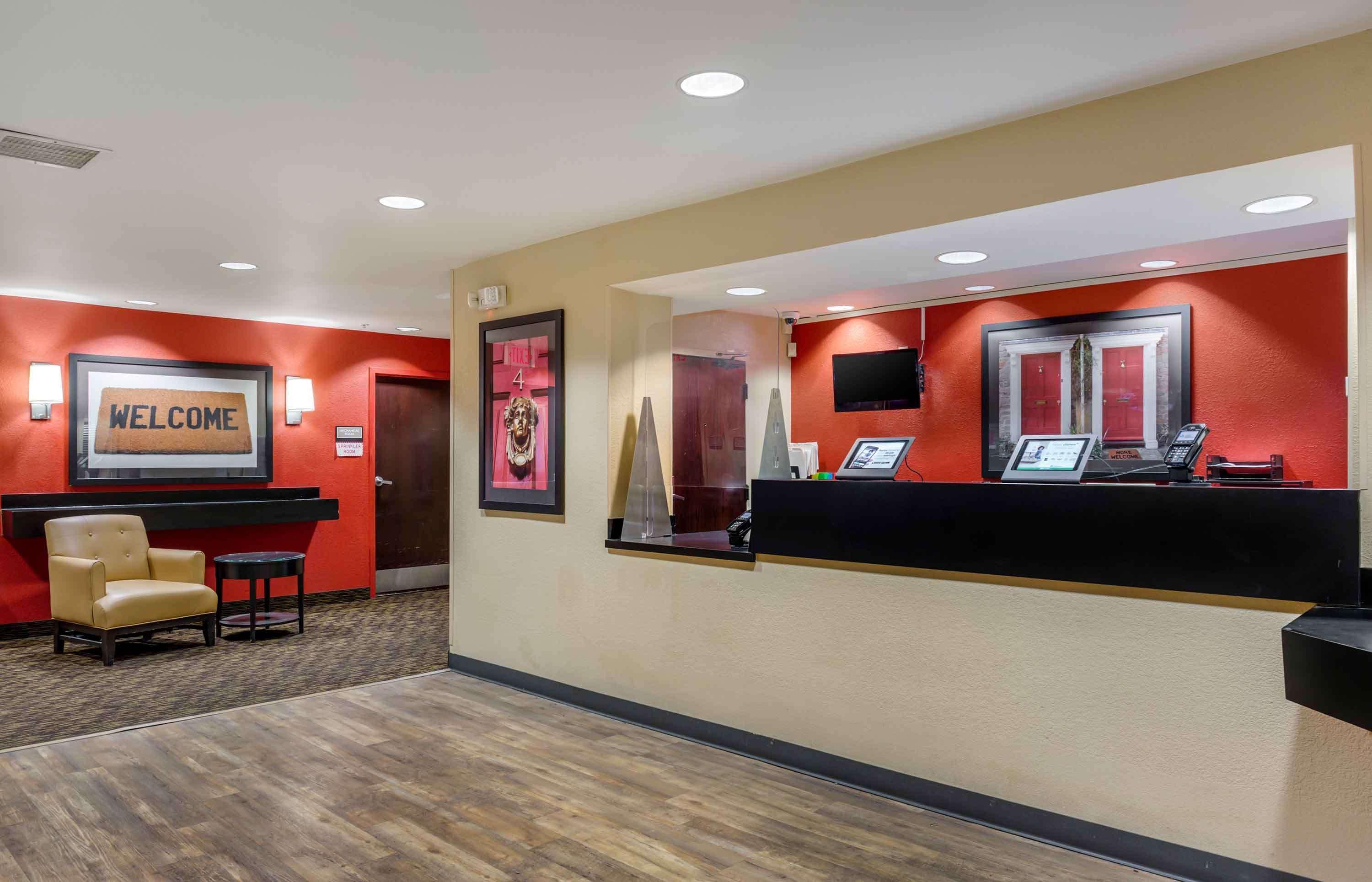 Vista Lobby Extended Stay America Suites Columbus NE I270