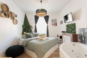 Alquiler Vacacional - La bulle de Canclaux, a spa in Nantes for a romantic getaway or a wellness experience