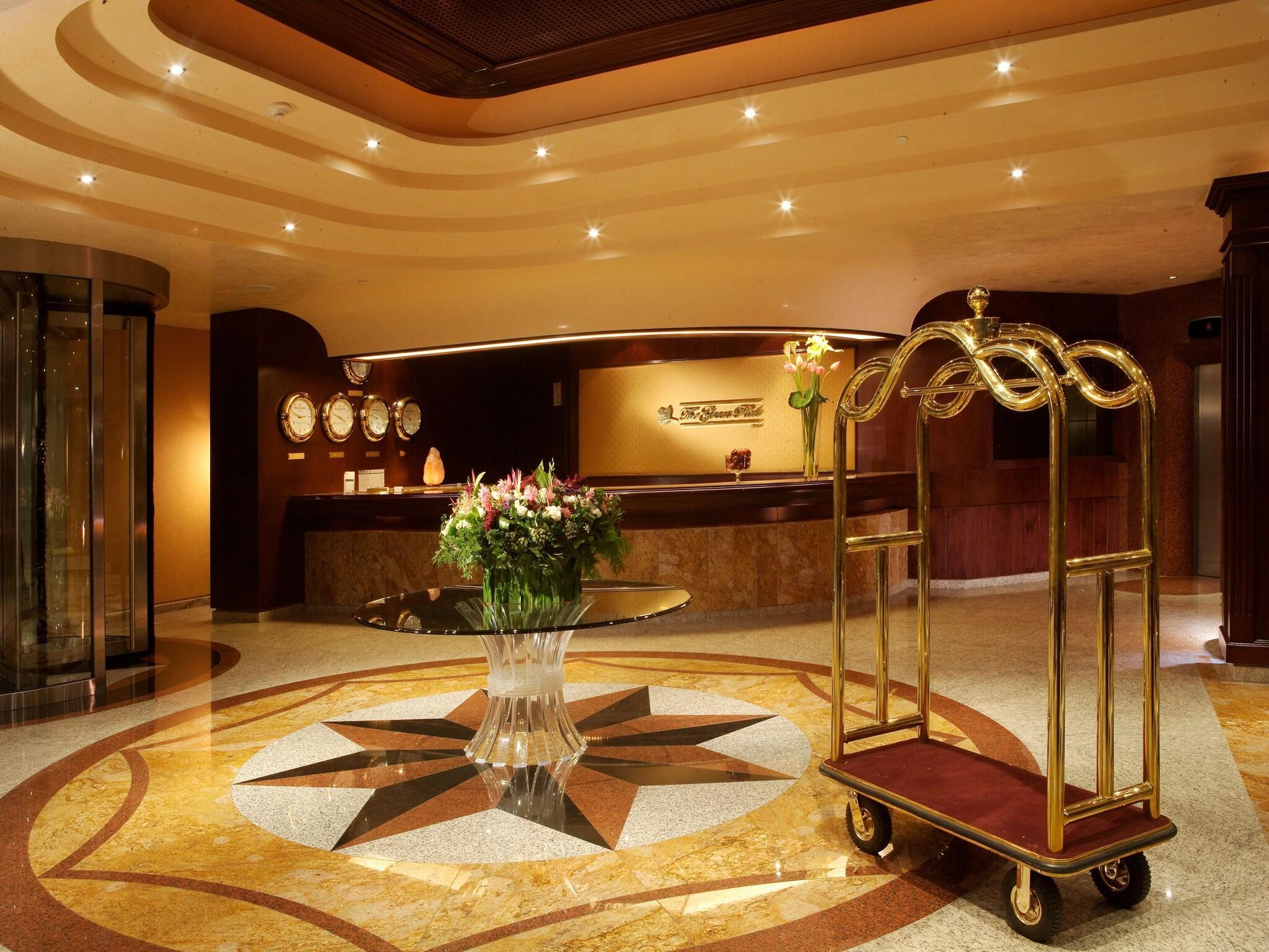 Vista Lobby The Green Park Hotel