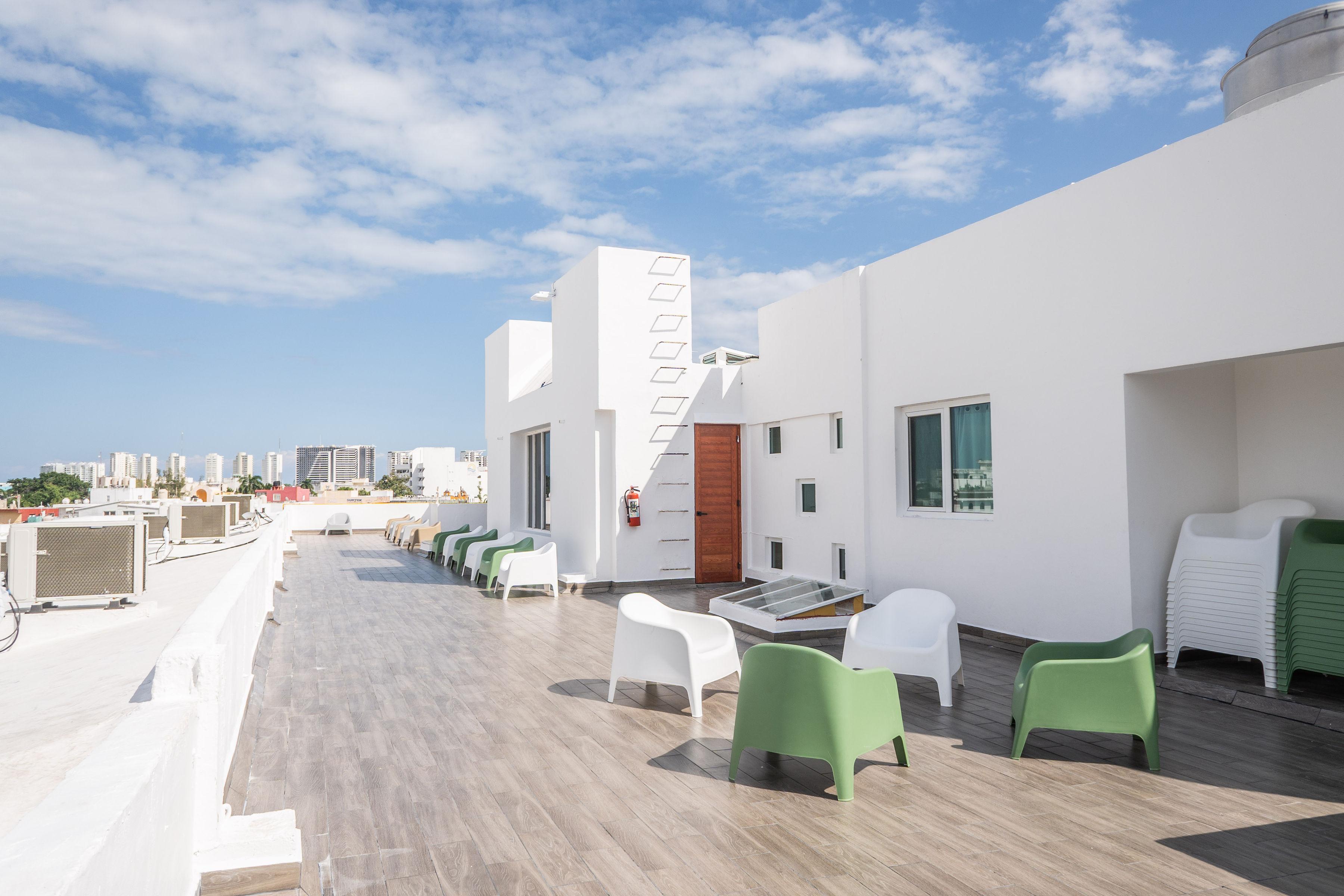 Vista Exterior Suites Gaby Cancun