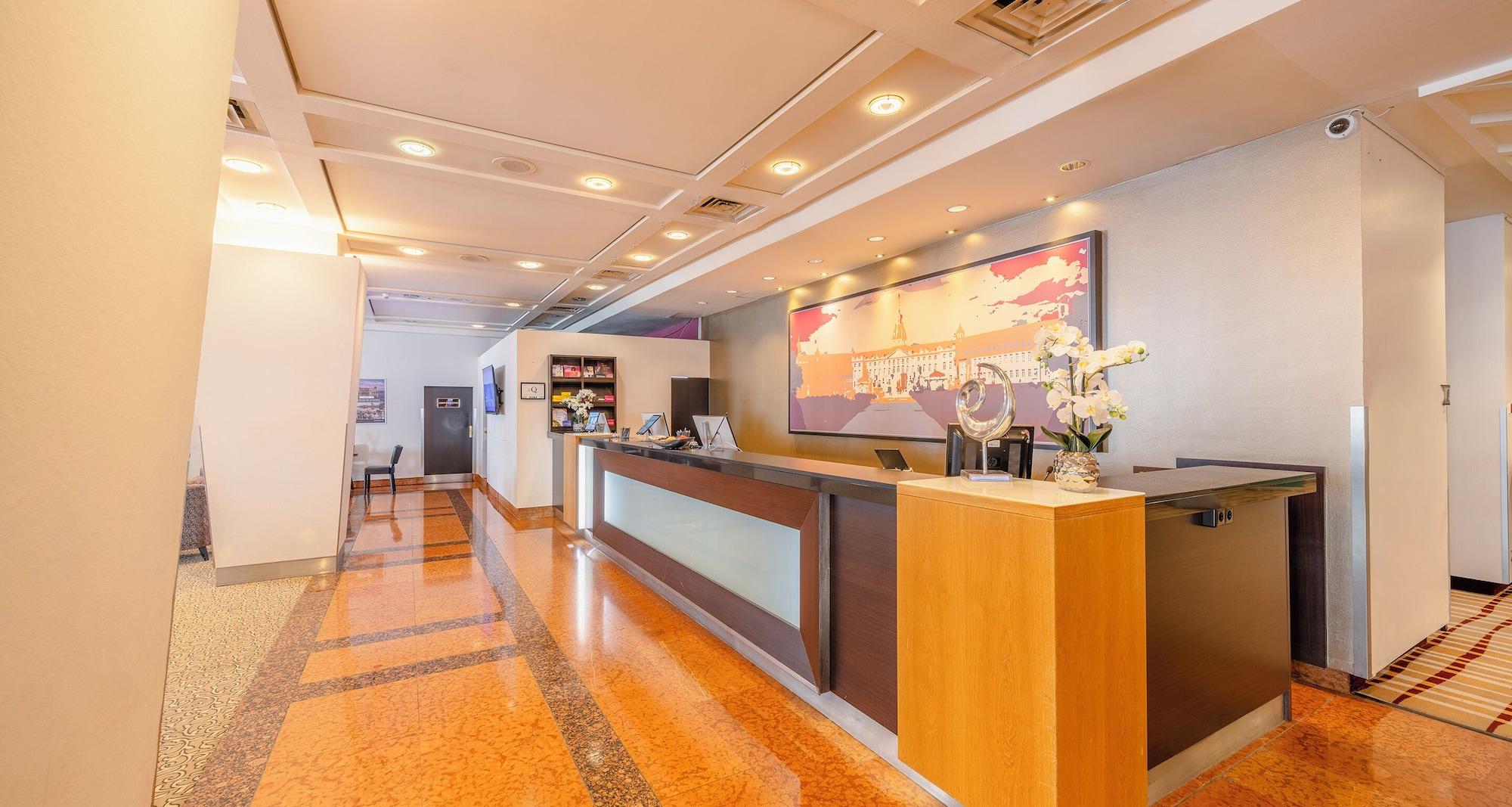 Bar/Salón The Q - Quadro City Hotel