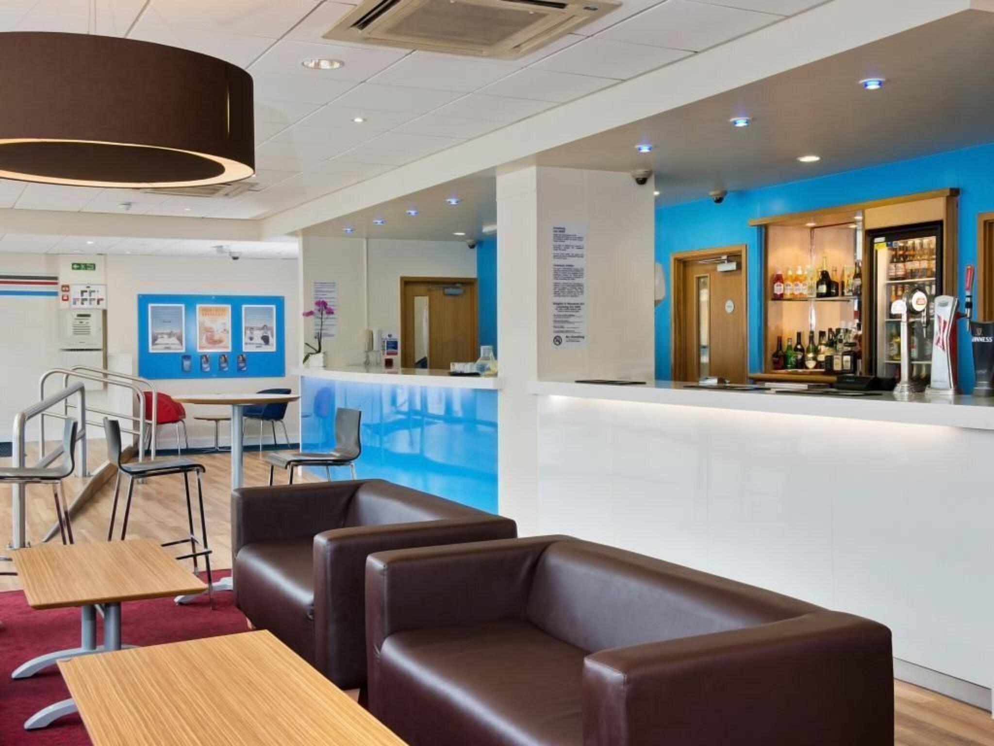 Vista Lobby Travelodge Manchester Ancoats Hotel