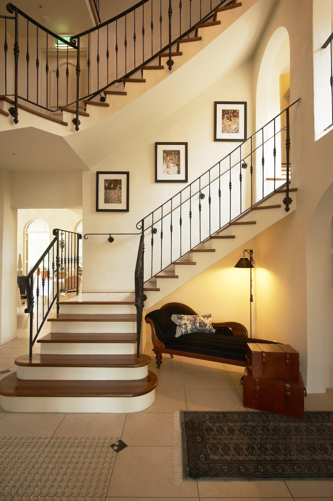 Vista Lobby Villa Howden