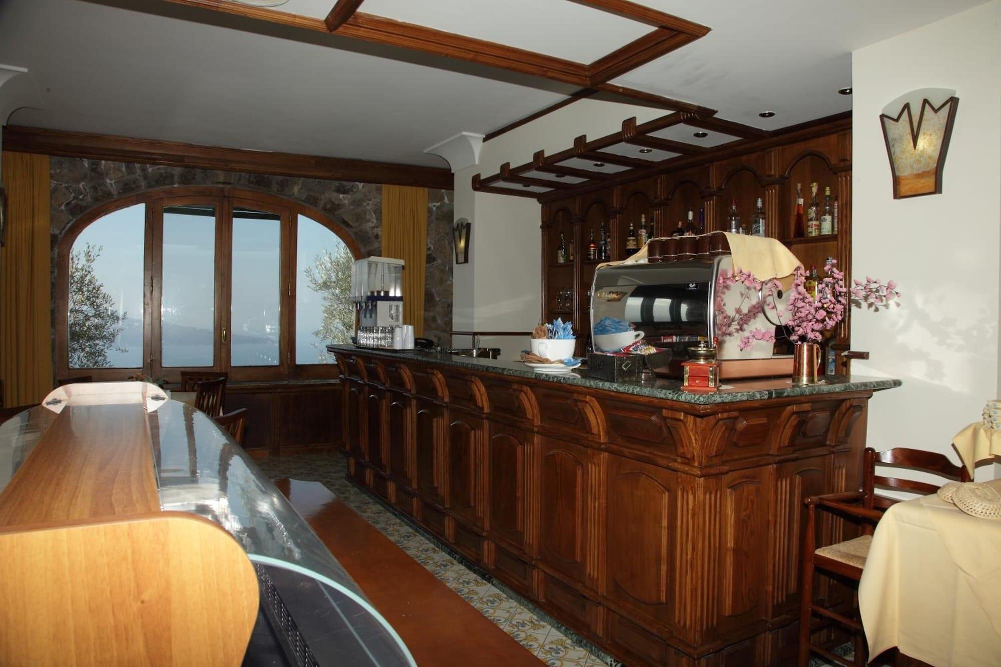 Bar/Salón Hotel Mega Mare