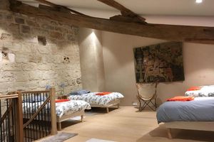 Alojamiento - Charming outbuilding in the heart of the château-fort of Montreuil Bonnin Swimming pool 6 per