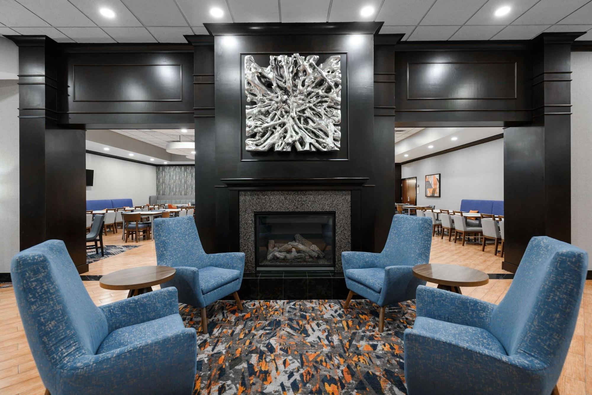 Vista Lobby Hampton Inn Evansville/Airport