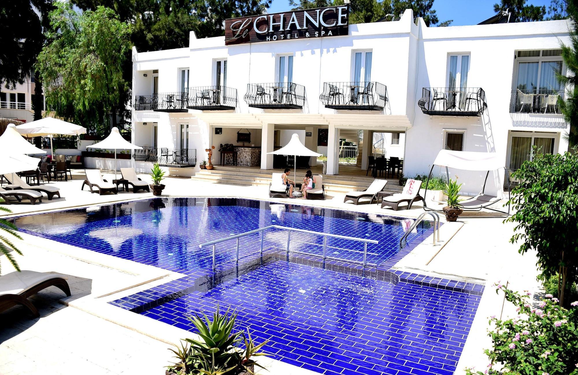Vista Exterior Le Chance Hotel Spa