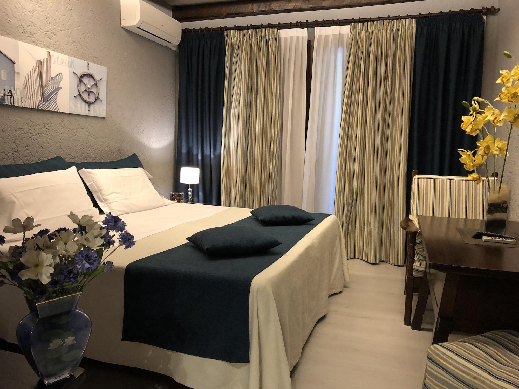 Varios Hotel El Rustego