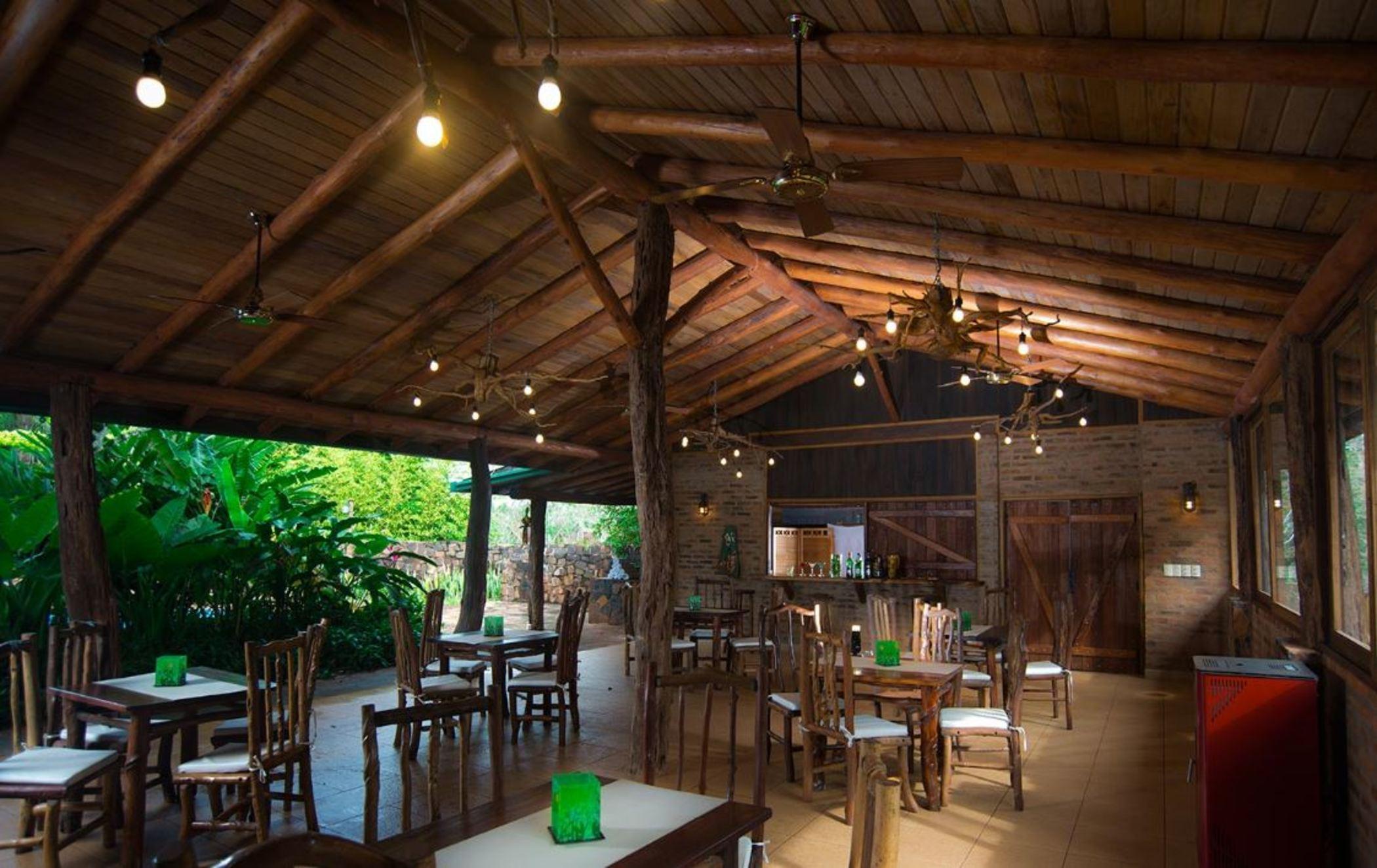 Bar/Salón La Aldea de la Selva Lodge