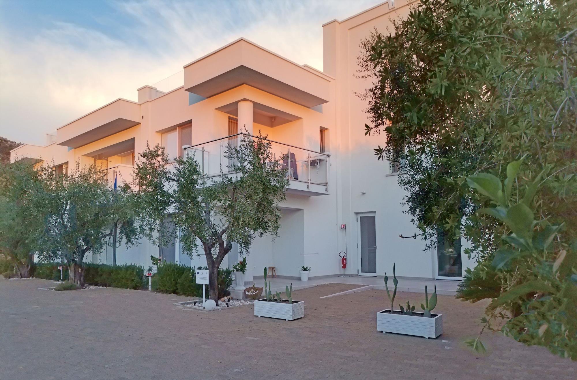 Vista Exterior Hotel Residence Torre del Porto