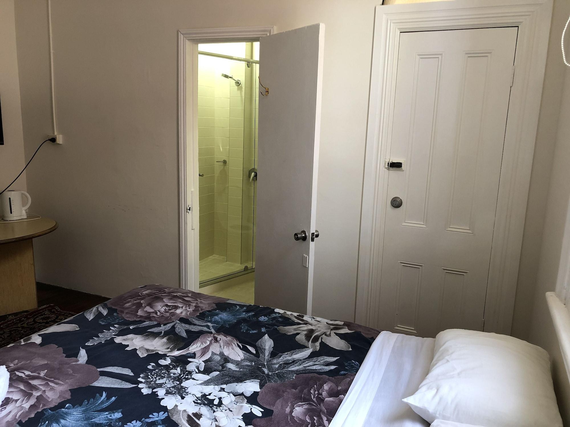 Habitación Northlodge Central City Apartments