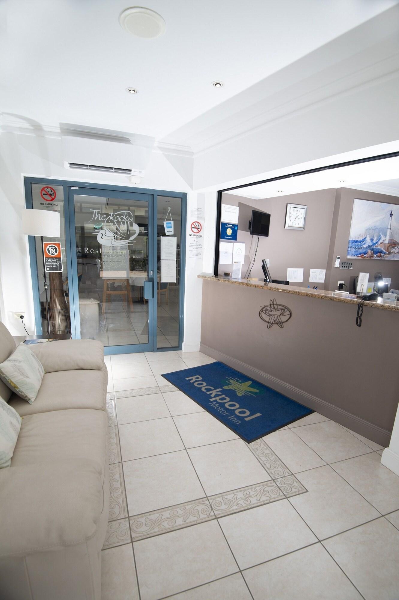 Vista Lobby Rockpool Motor Inn