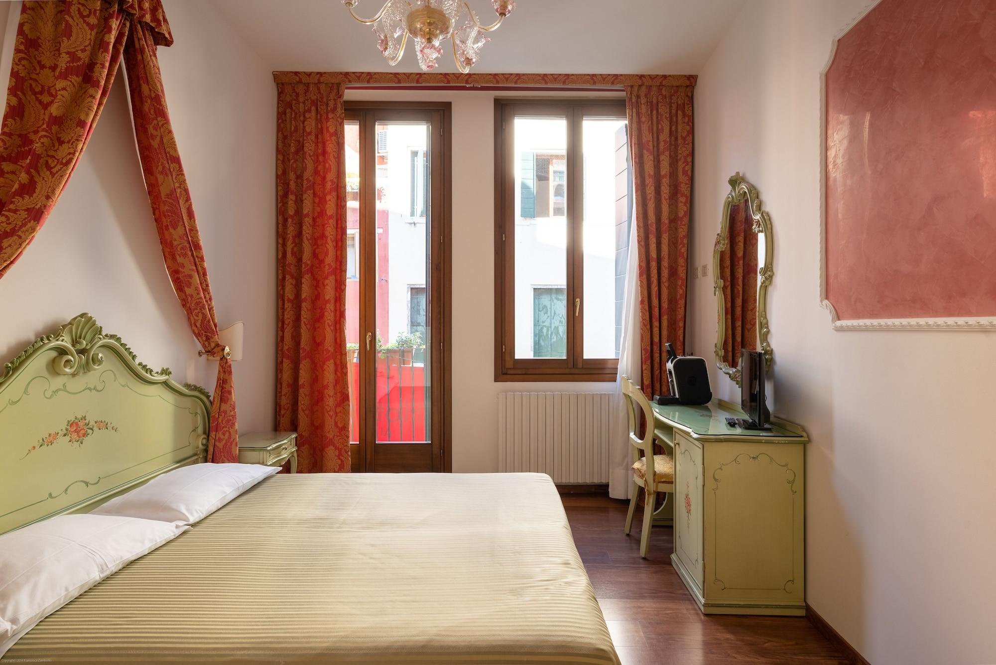 Varios Hotel Al Sotoportego