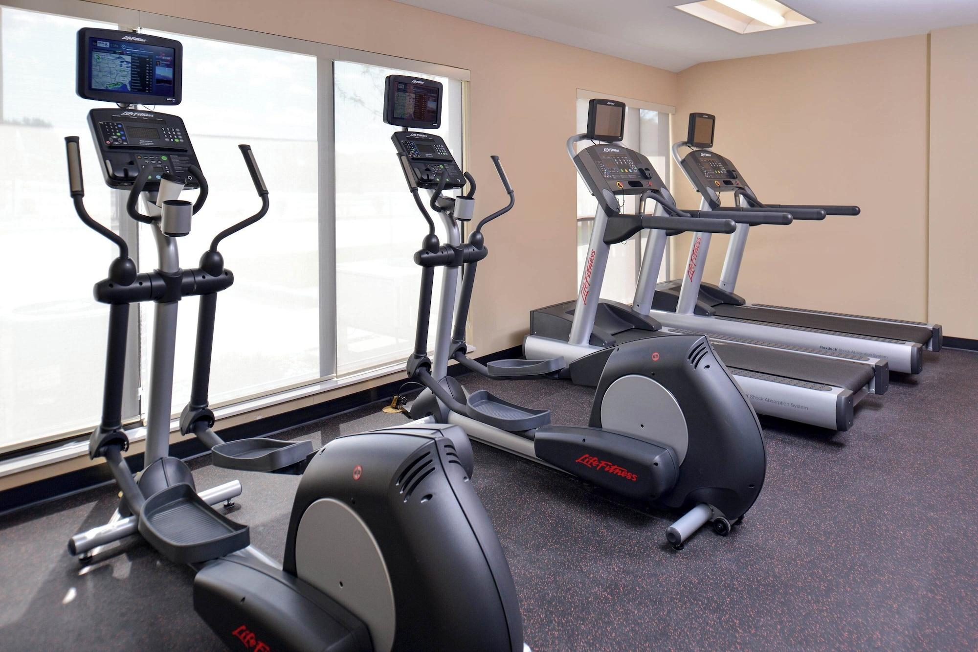 Gimnasio TownePlace Suites by Marriott Gillette