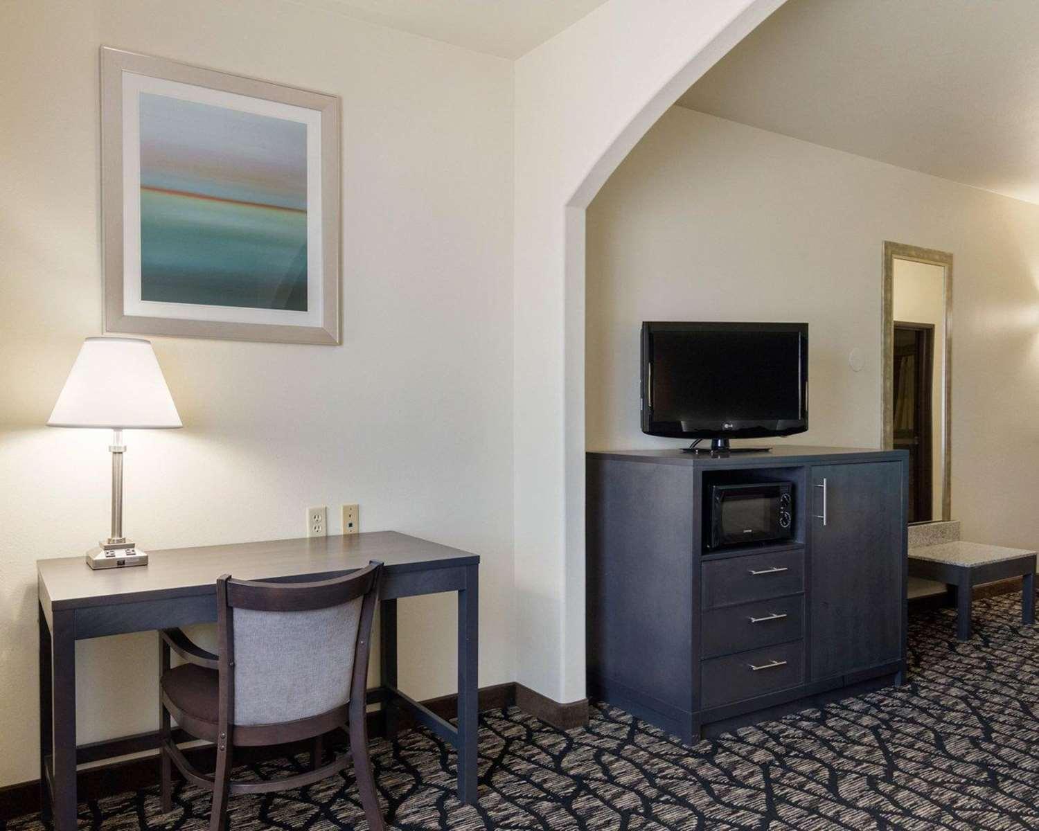 Suite Quality Inn Buffalo
