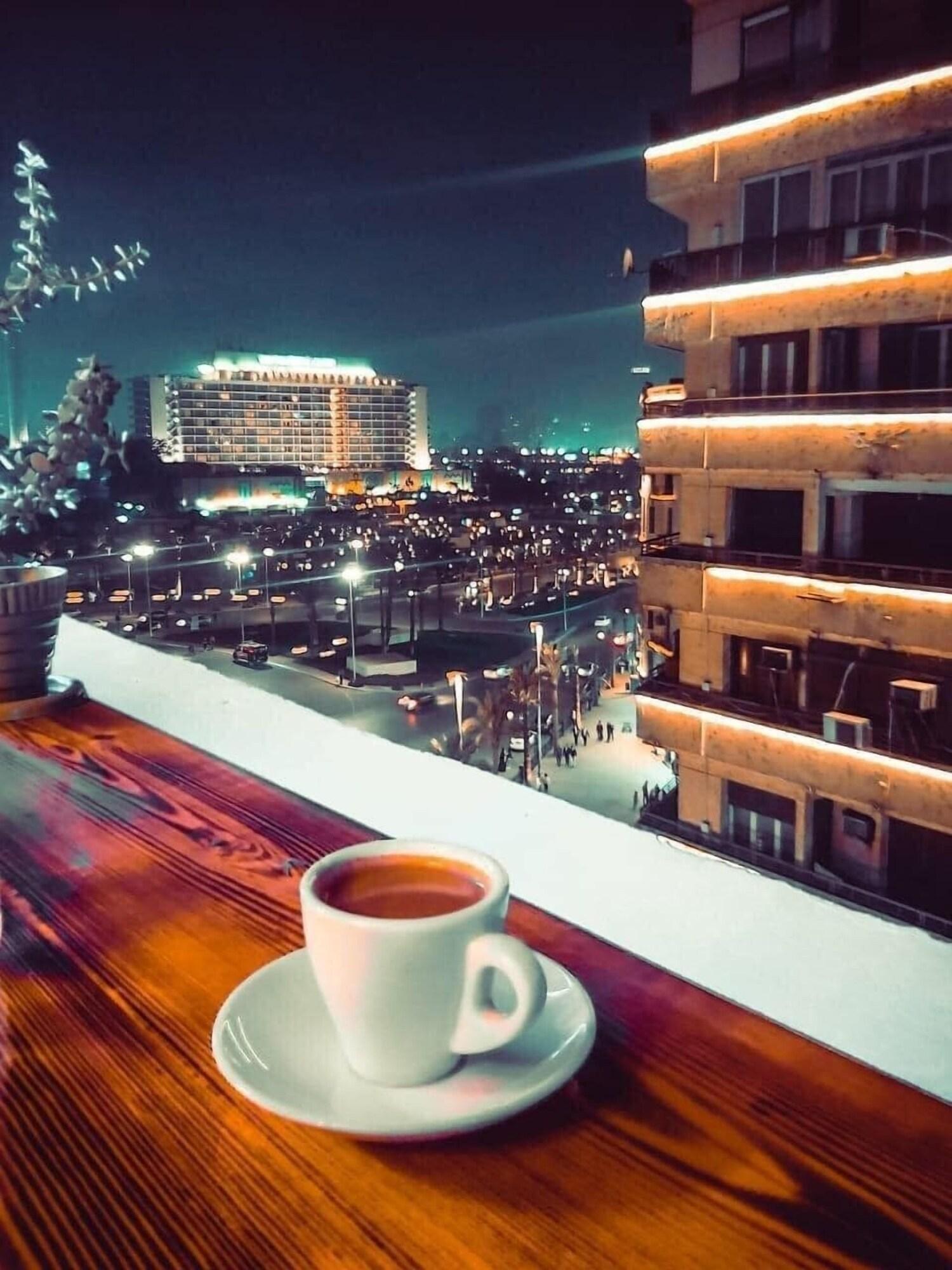 Varios Rotana Palace Suites