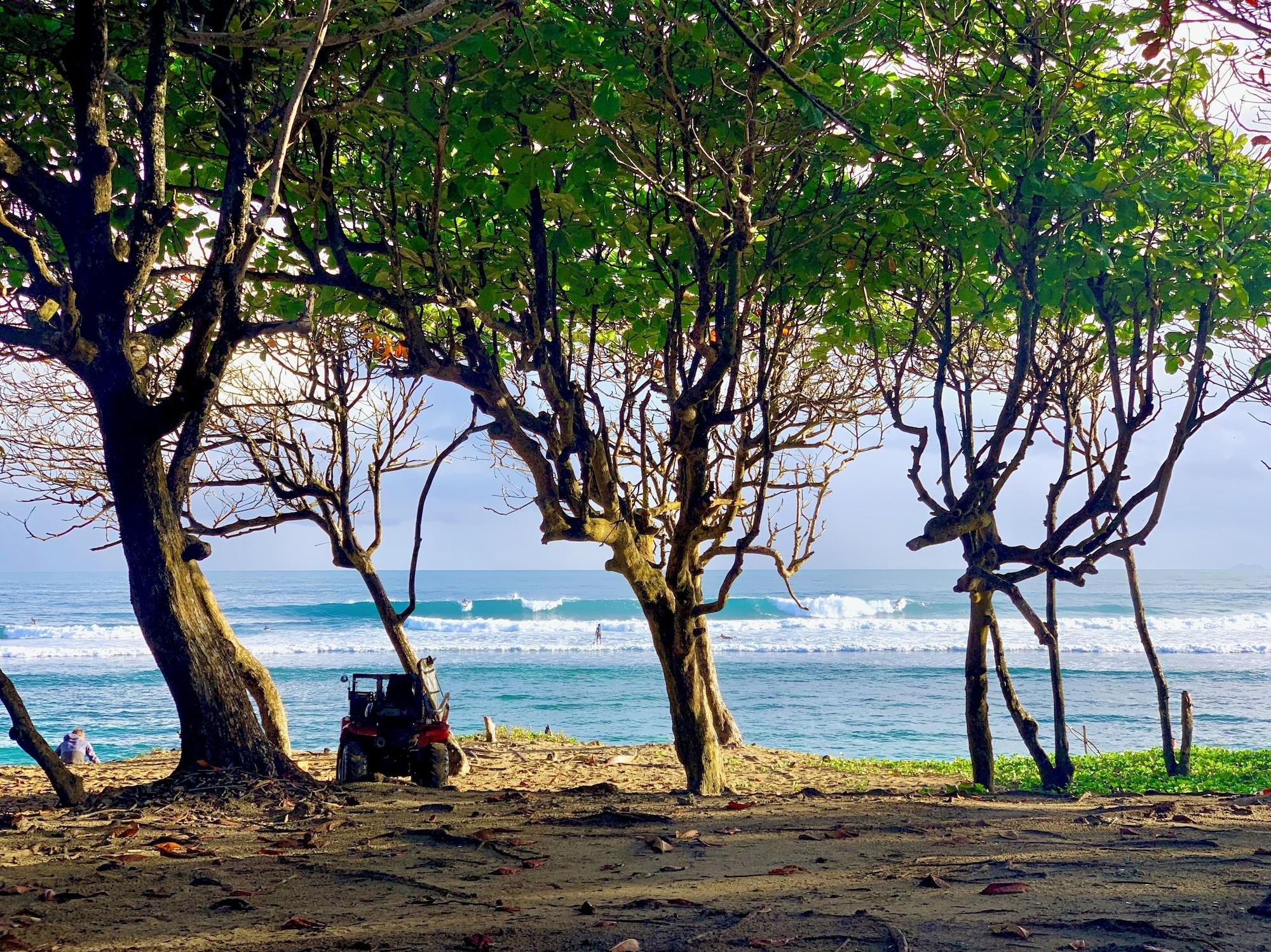 Playa La Curadina Encuentro Surf Hotel