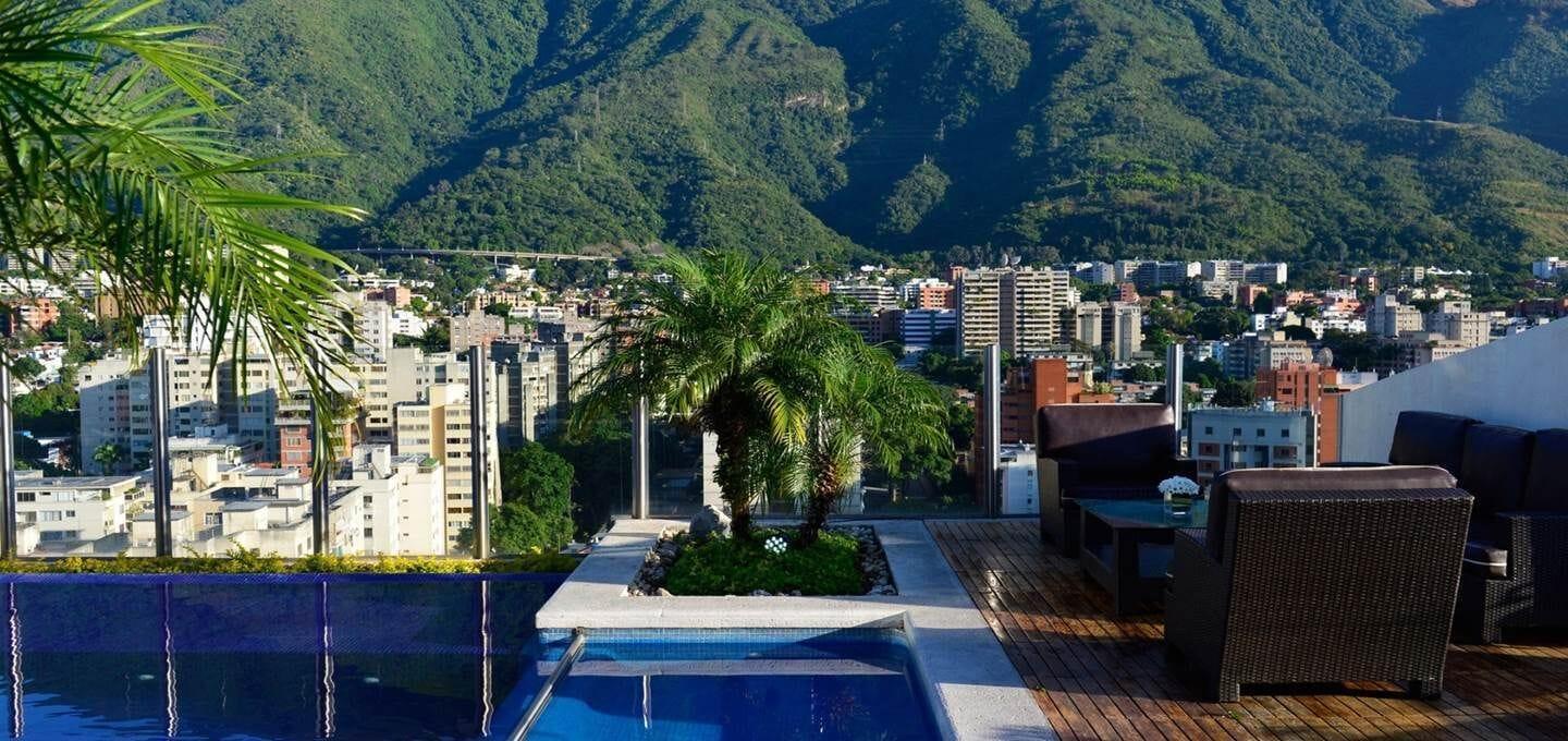 Vista Piscina Hotel Pestana Caracas Premium
