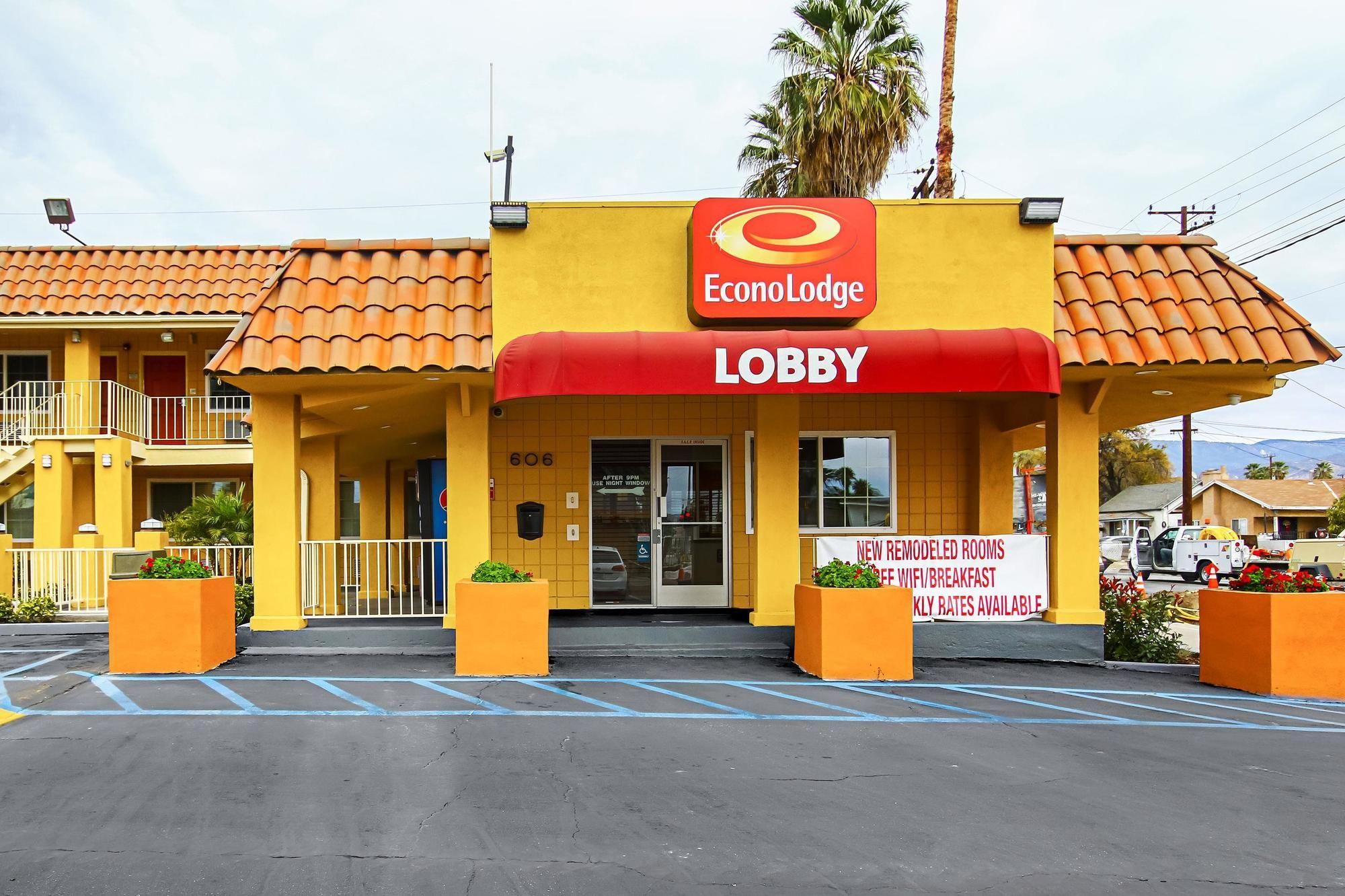 Varios Econo Lodge San Bernardino I-215