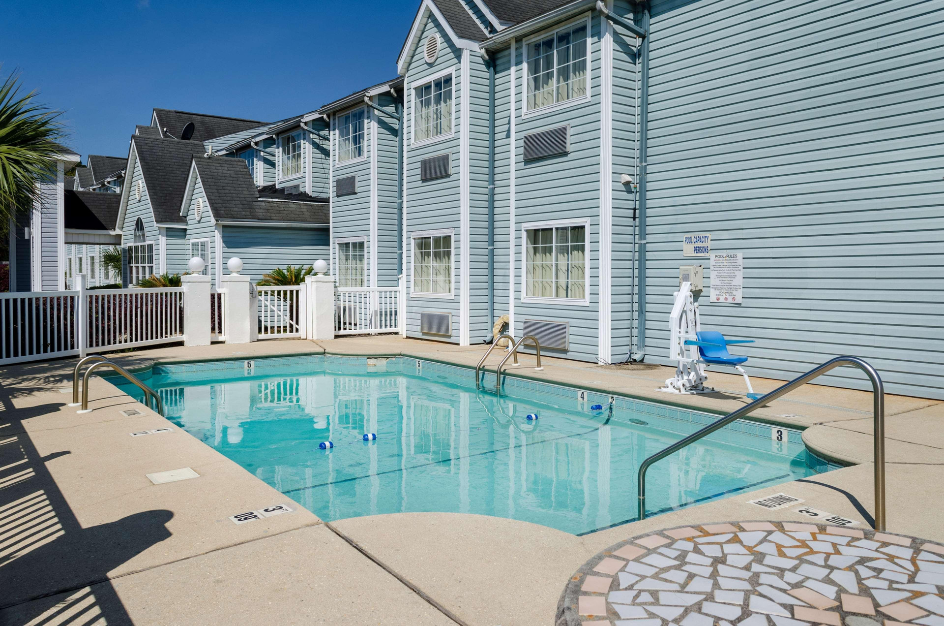 Vista Piscina Motel 6 Mobile, AL