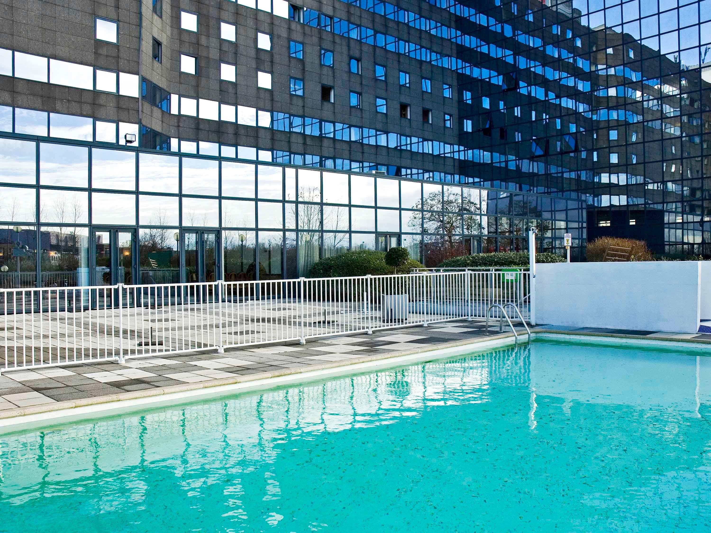 Vista Piscina ibis Marne la Vallee Noisy