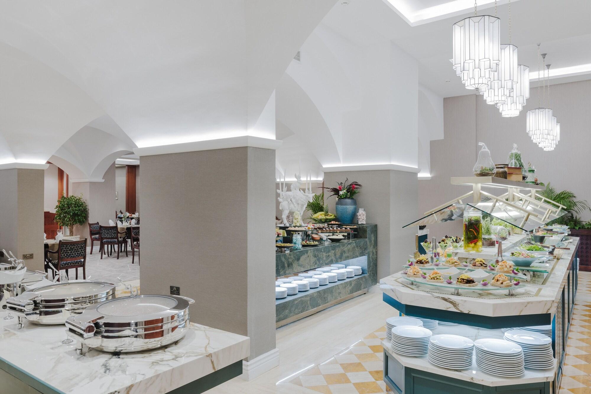 Restaurant The Arkin Colony Hotel
