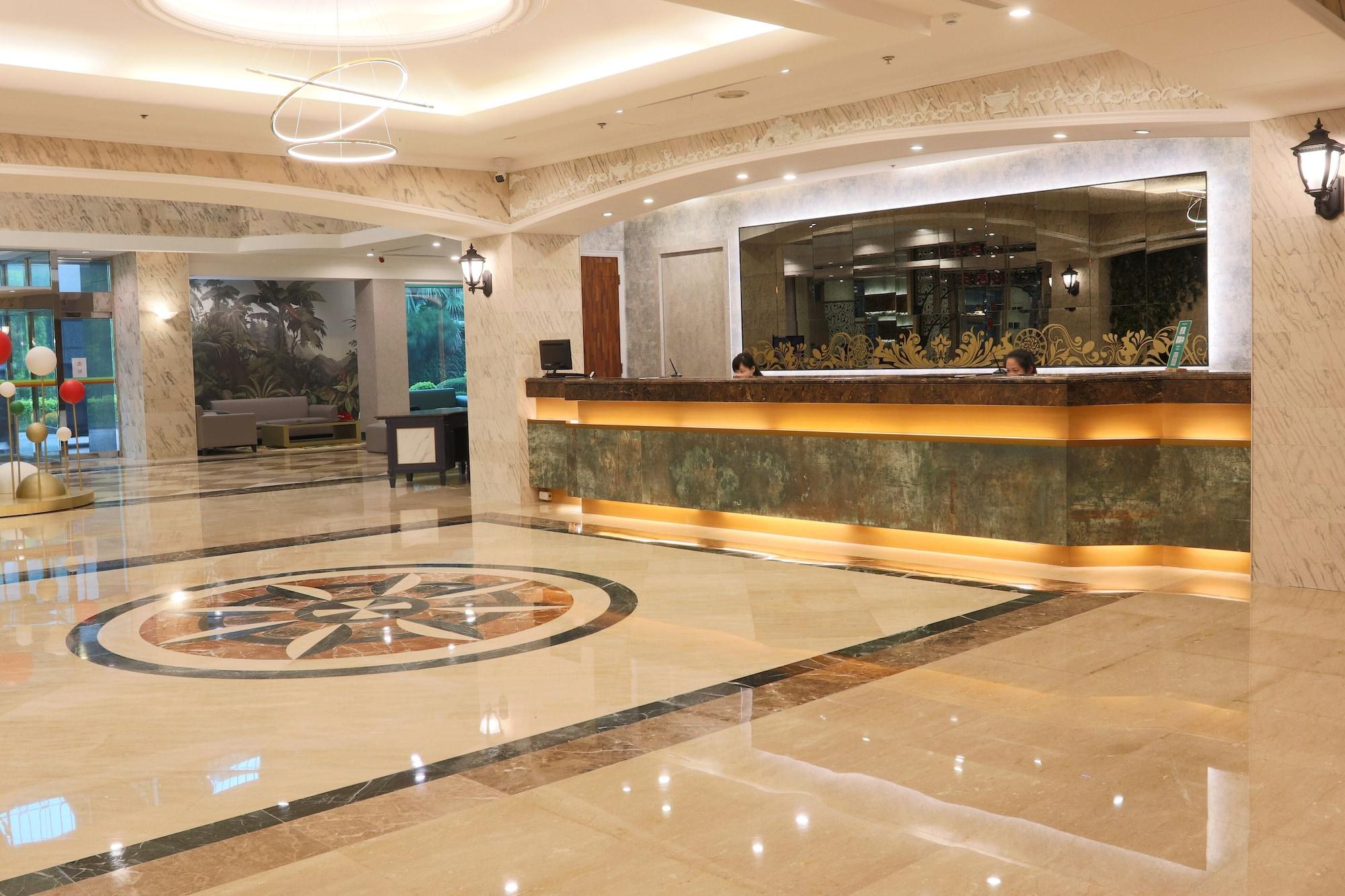 Vista Lobby Uni-Resort Mawutu