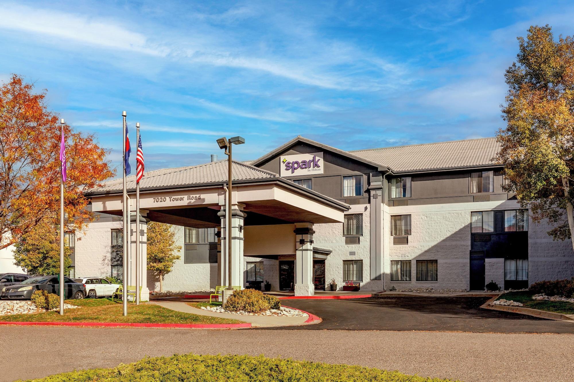 Vista Exterior Spark by Hilton Denver International Airport