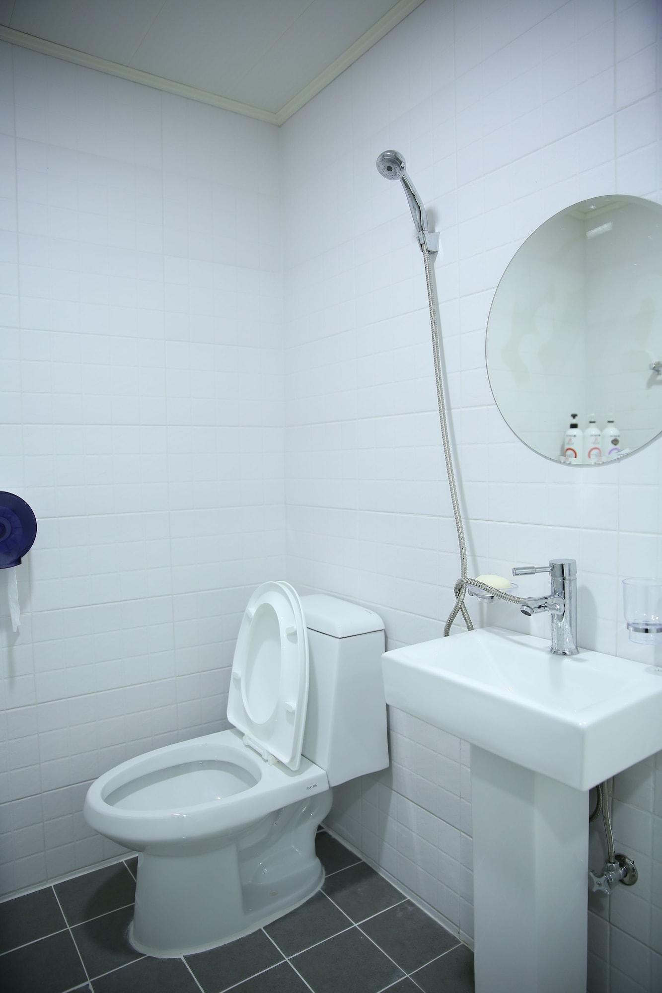Equipamiento de Habitación Ekonomy Hotel Gumi