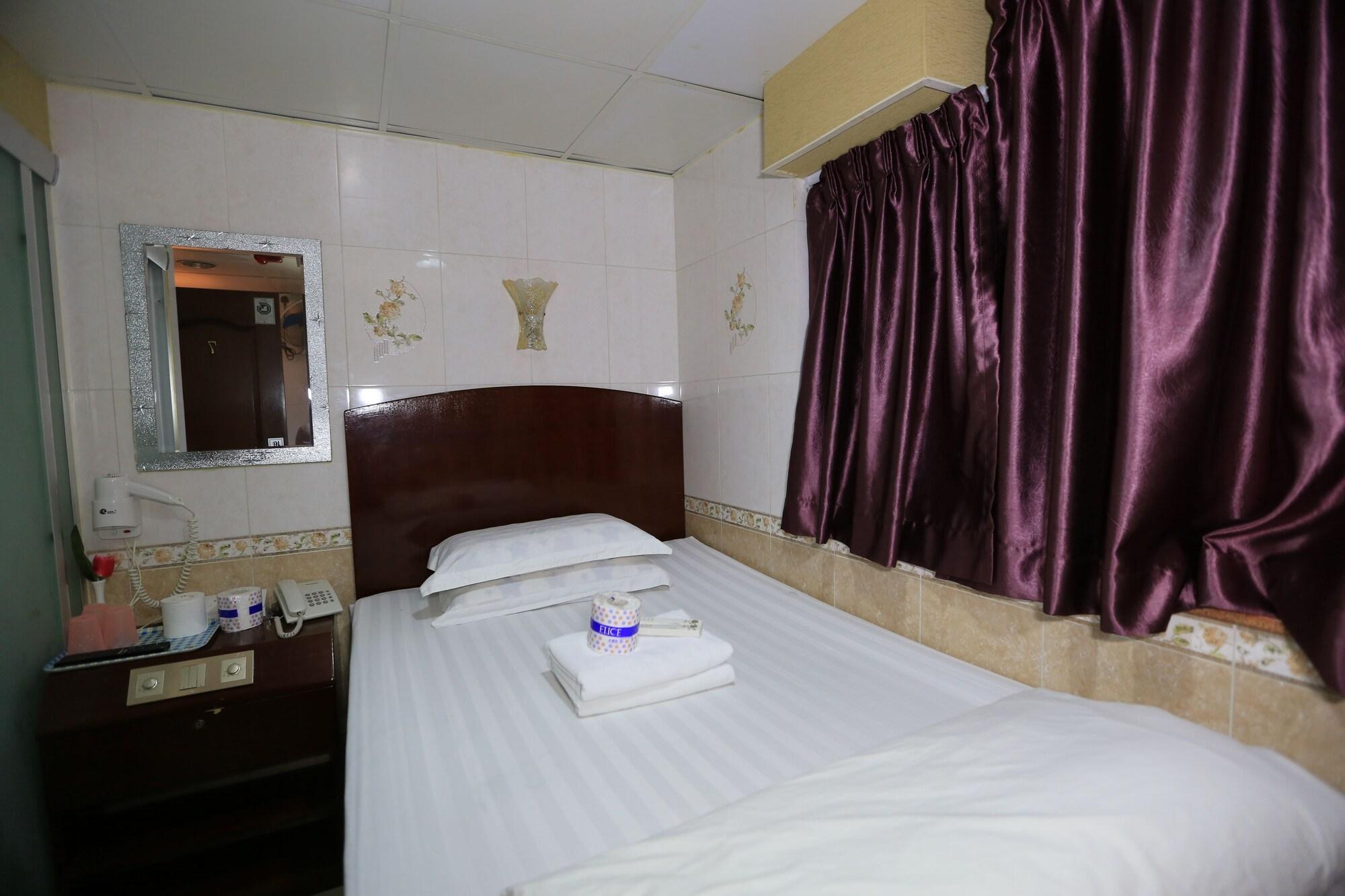 Varios Everest Hostel Block E