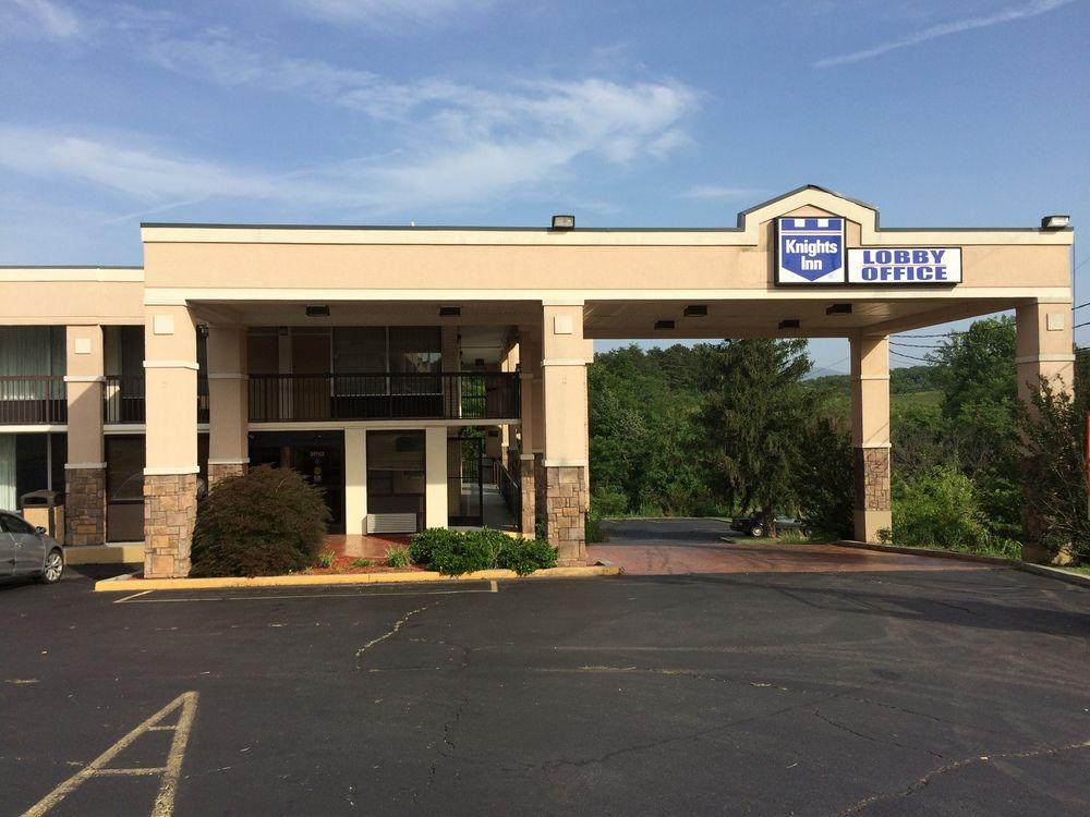 Varios Knights Inn Newport, TN