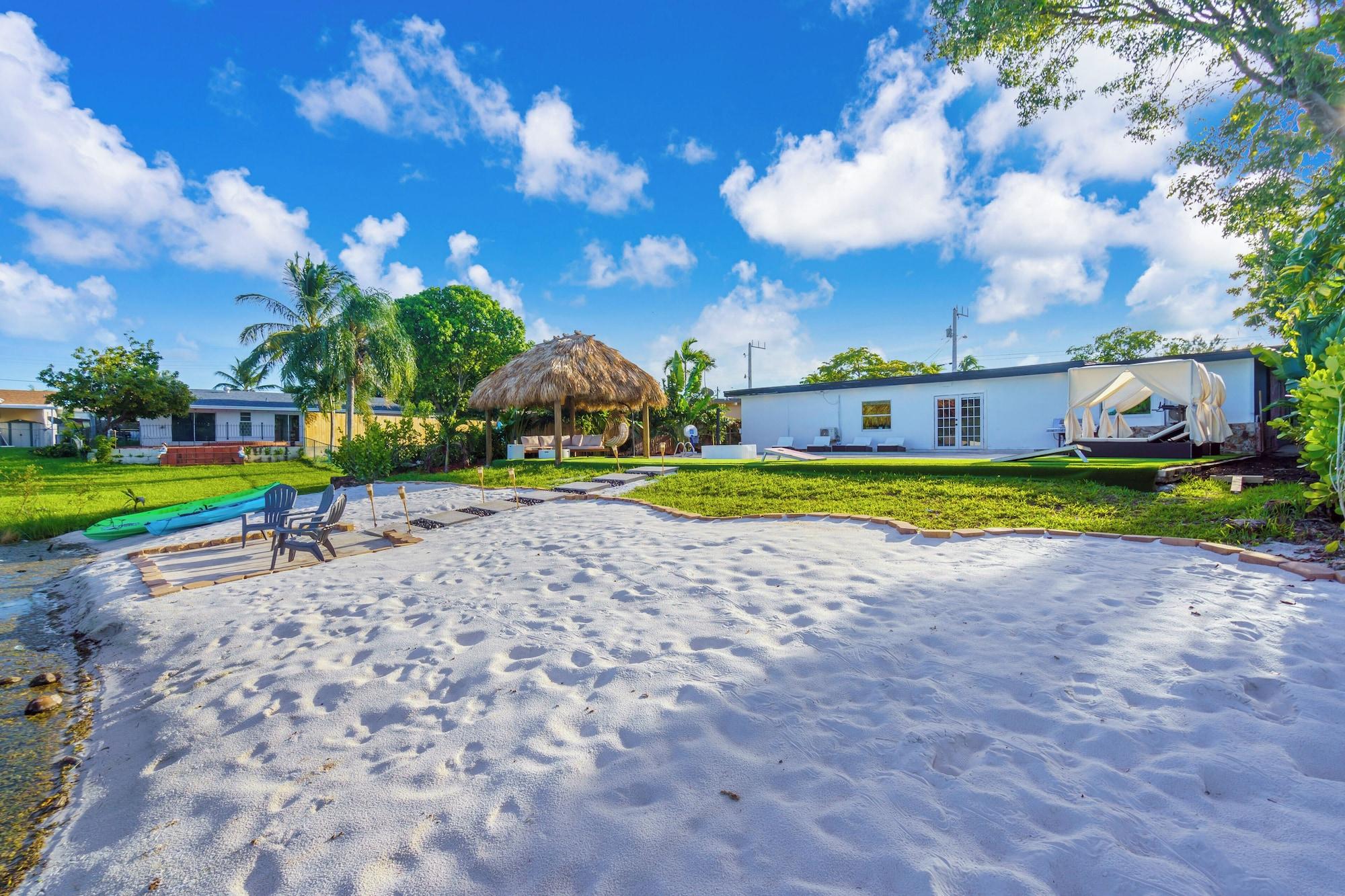Vista Exterior Paradise Sunset Waterfront Home