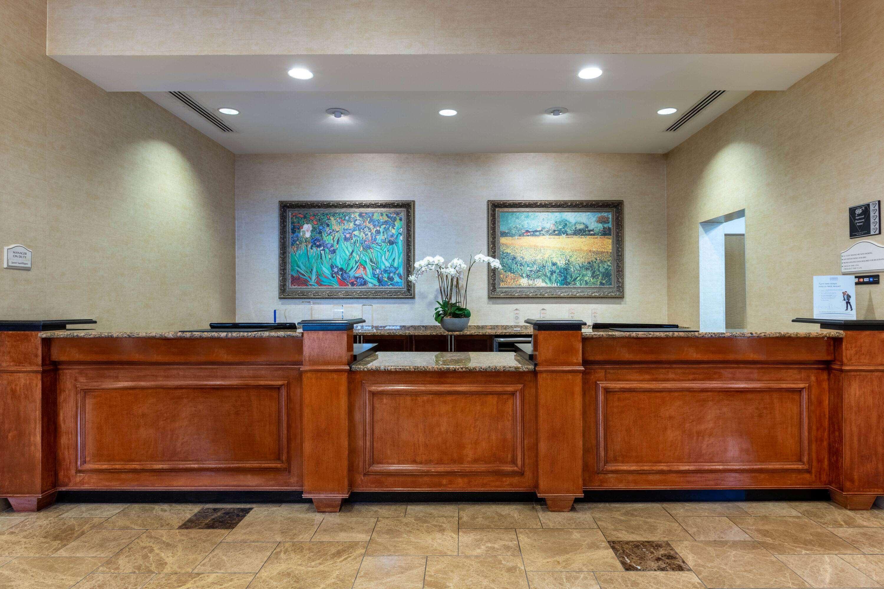 Vista Lobby Hawthorn Extended Stay by Wyndham West Palm Beach