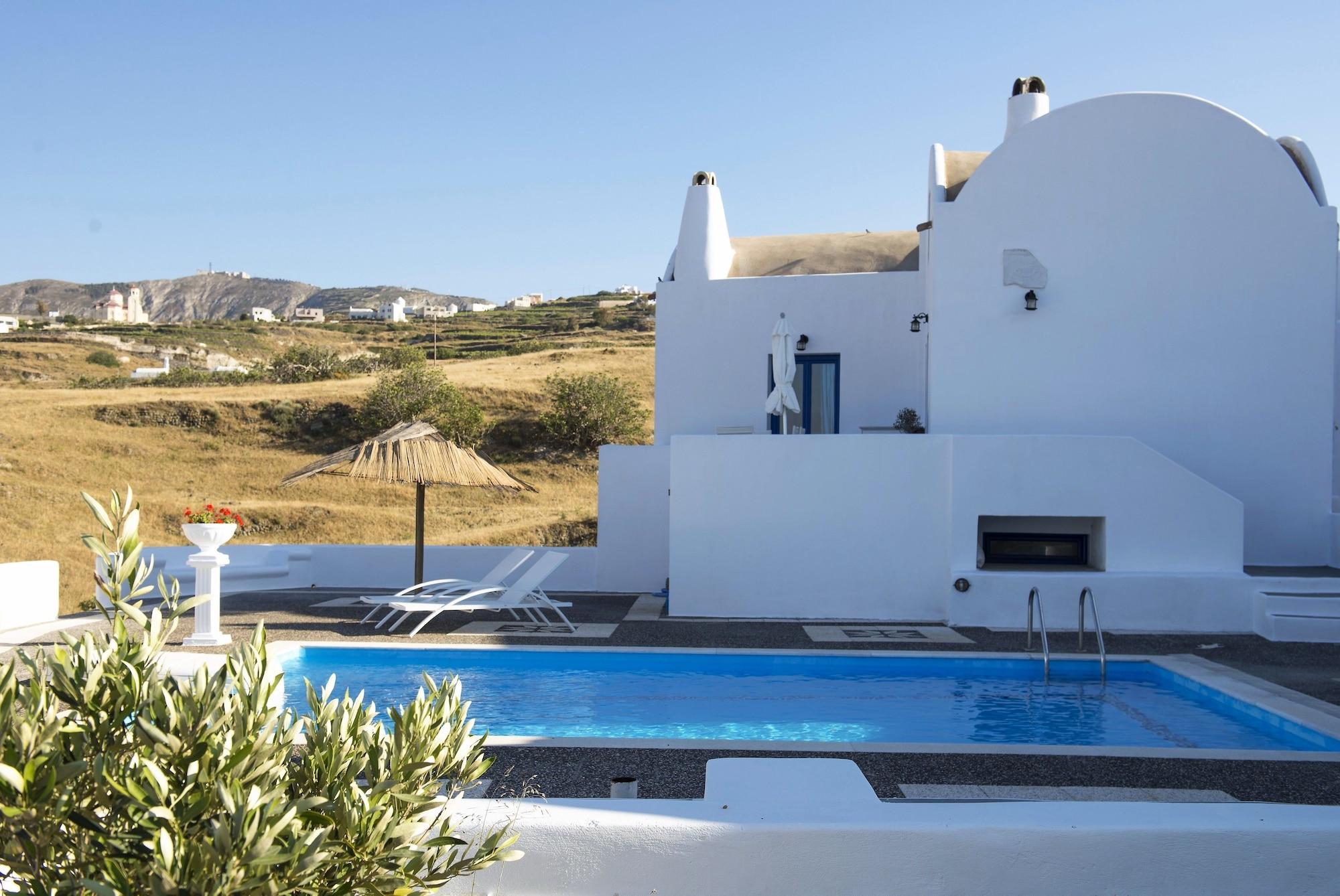 Vista Exterior Santorini Traditional Suites