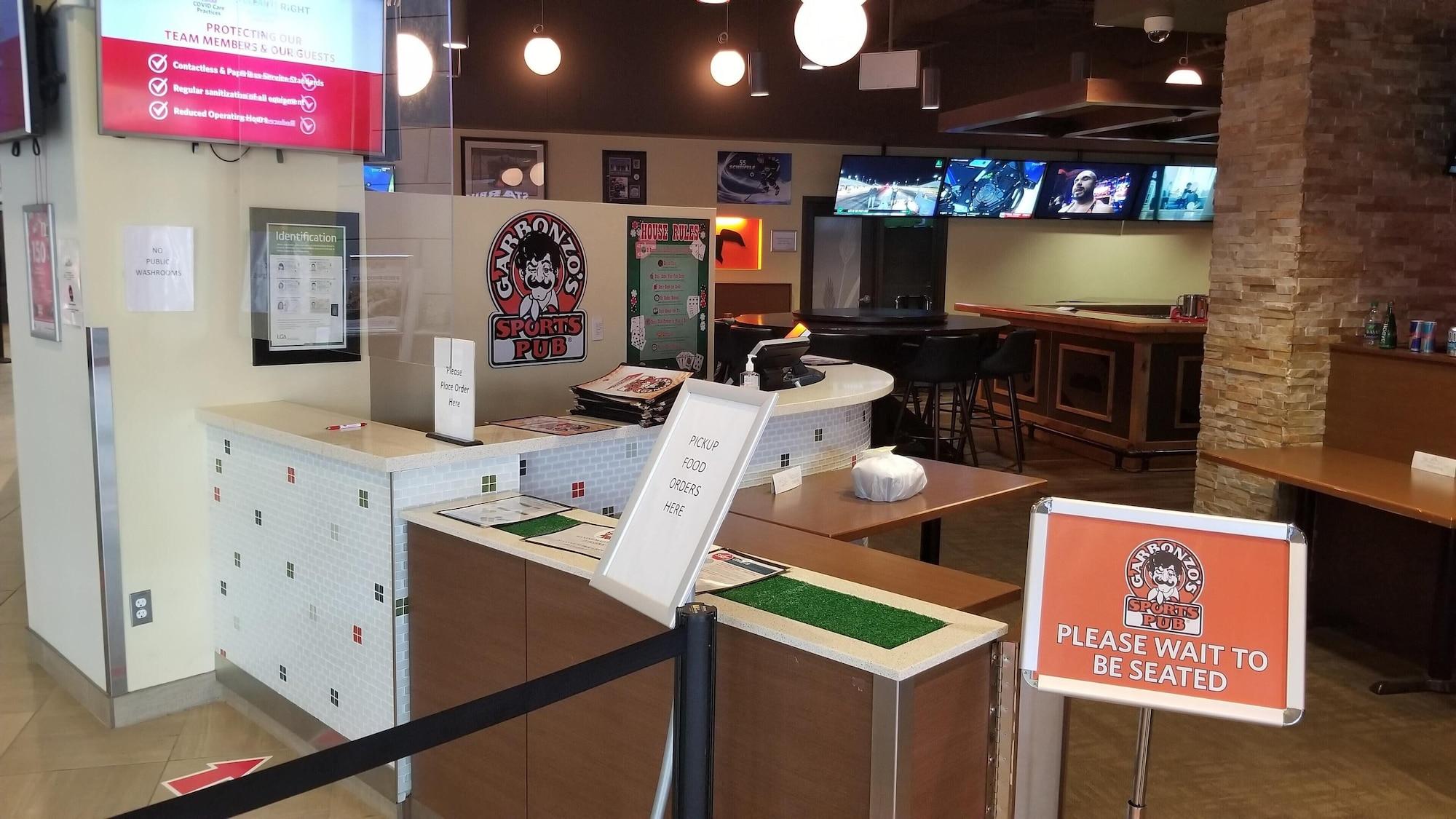 Restaurant Canad Inns Destination Centre Health Sciences Centre