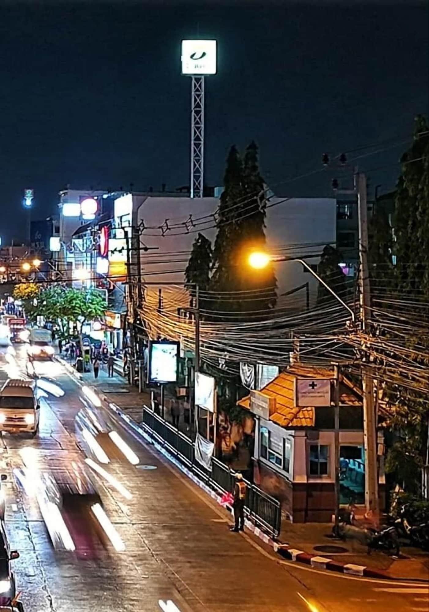 Varios Pimthong Place