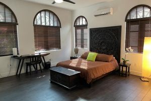 Alquiler Vacacional - Stylish Hotel Room at the Center of it All - 3Z