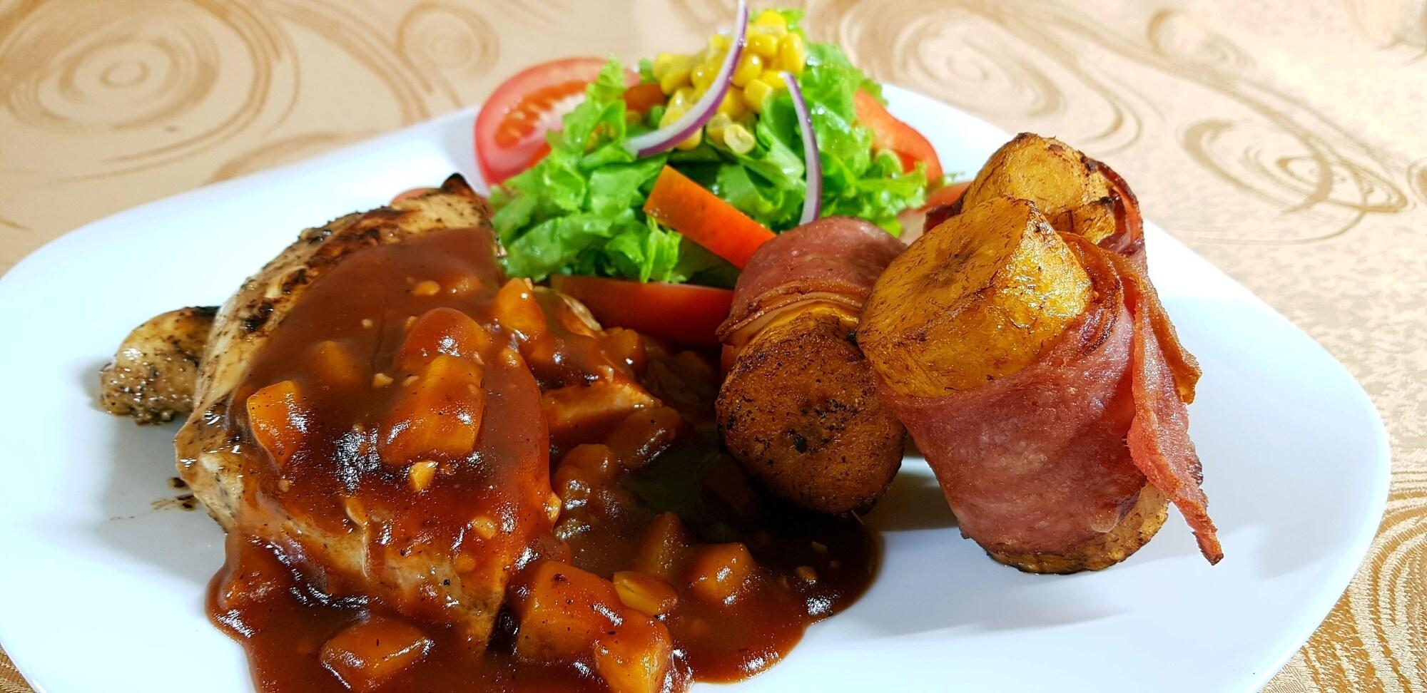 Restaurant Hotel Heliconias Nature Inn & Hot Springs