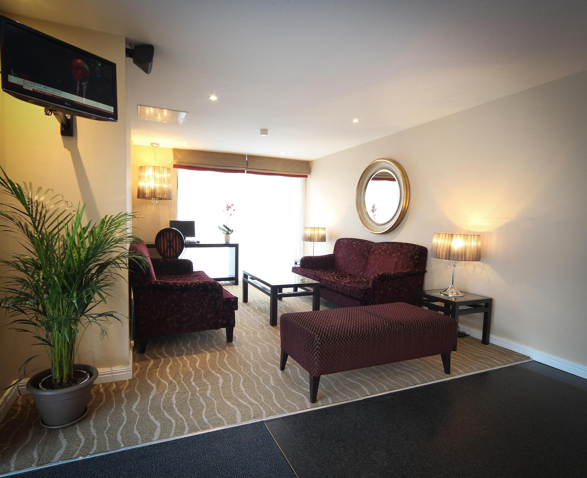 Vista Lobby Gresham Belson Hotel