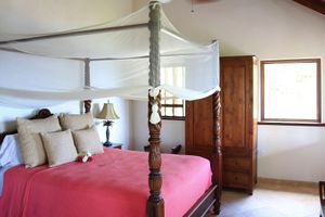 Alquiler Vacacional - Elegant Villa in Private Hope Bay. Infinity Pool with Sea View.