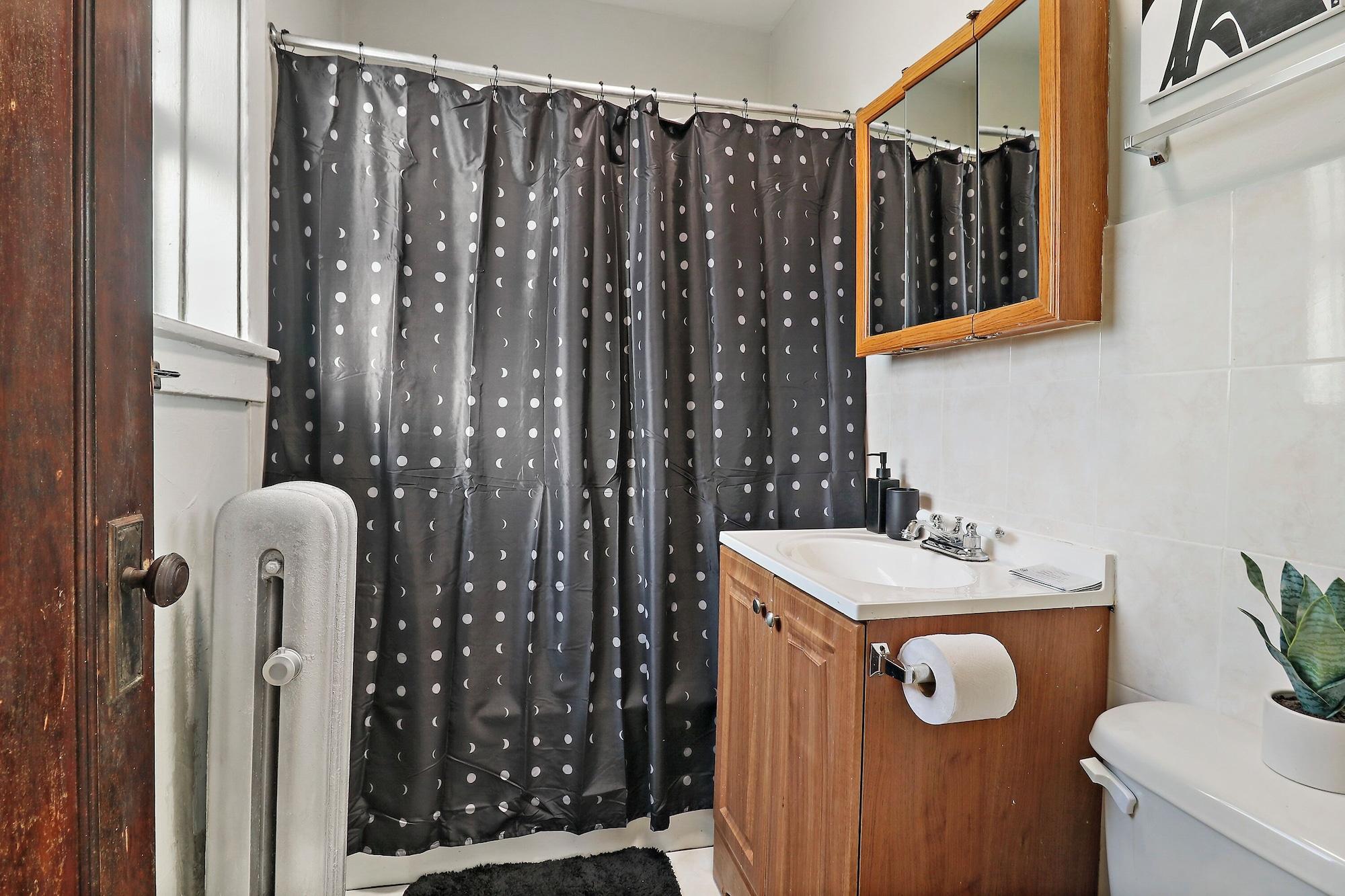 Equipamiento de Habitación 1BR Airy Apt- Barry 2