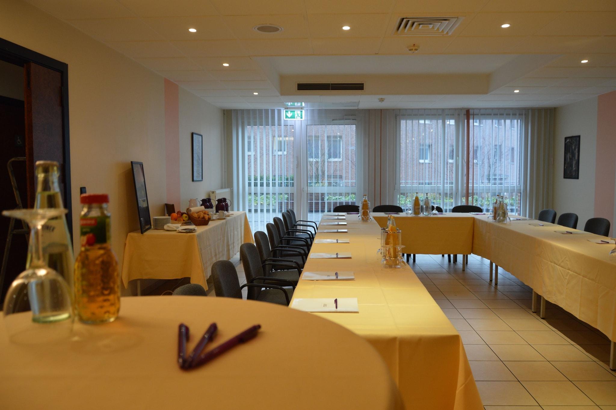 Centro de Negocios Hotel Primula